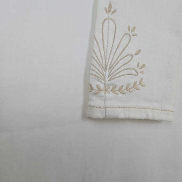 Old Navy Girl Ballerina White Embroidered Adjustable Waist Stretch Jeans 4T NWOT - Picture 7 of 7